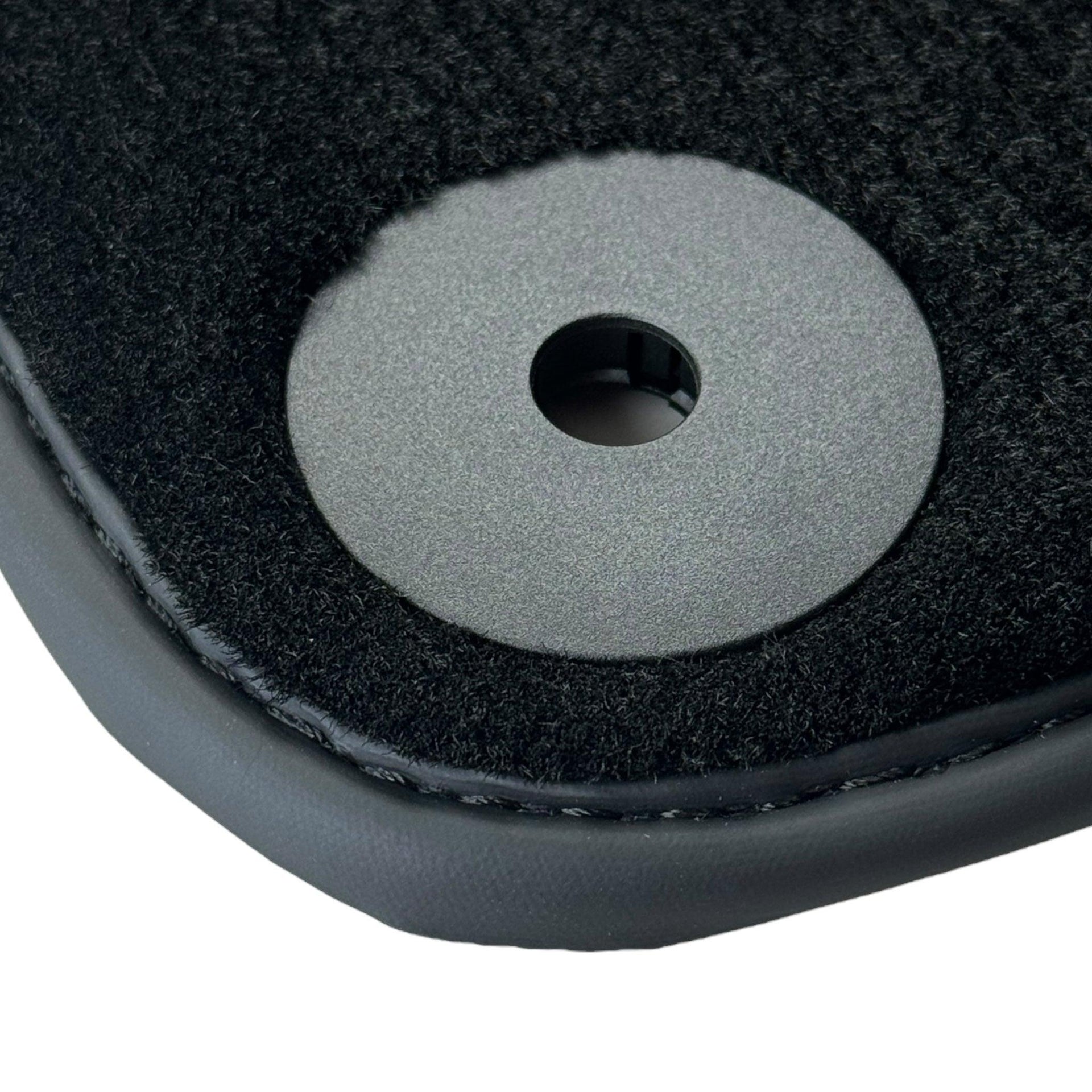 Black Floor Mats for Audi Q7 4M (2015-2019) - AutoWin