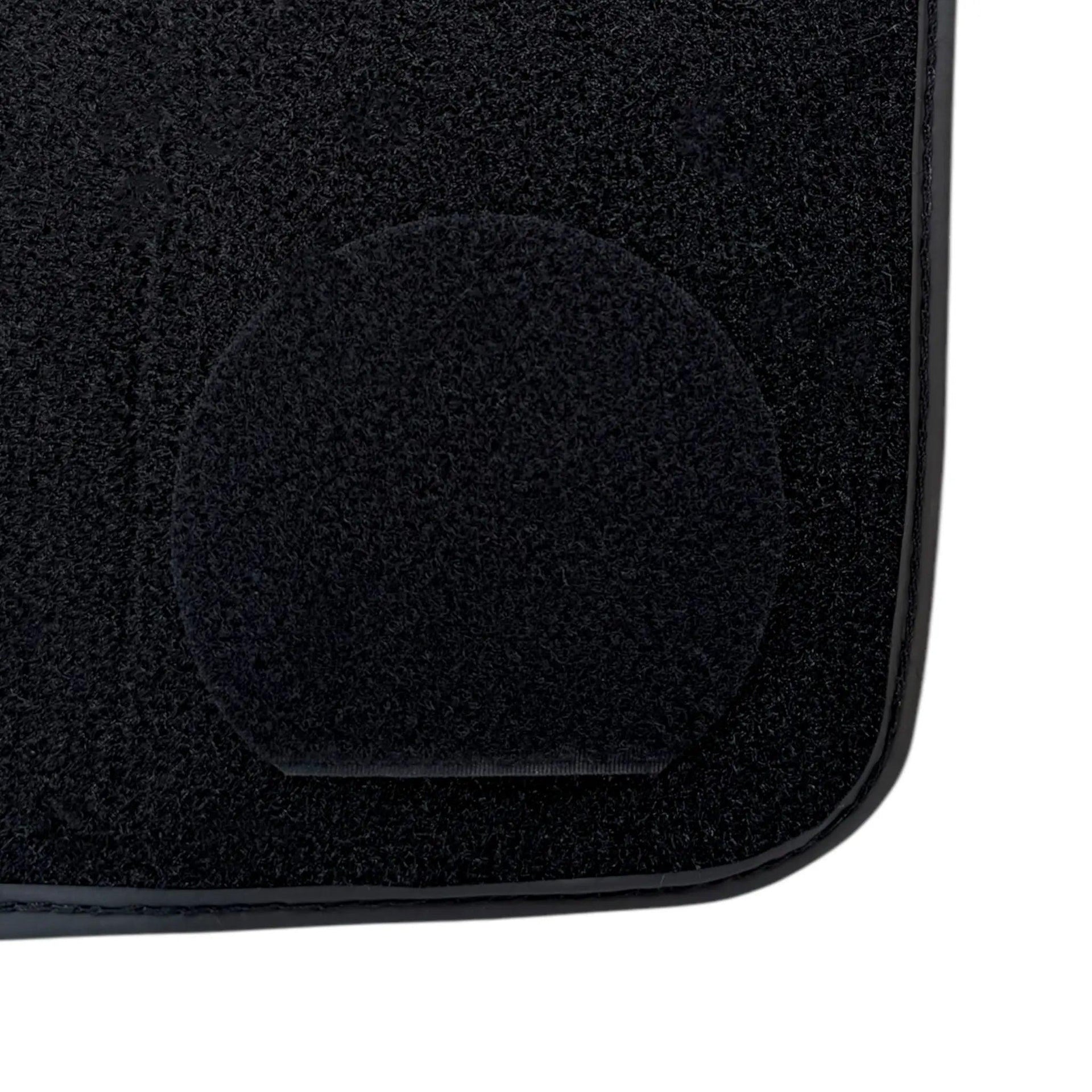 Black Floor Mats for BMW G60 (2023-2026) Sedan with Green Leather ER56 Performance