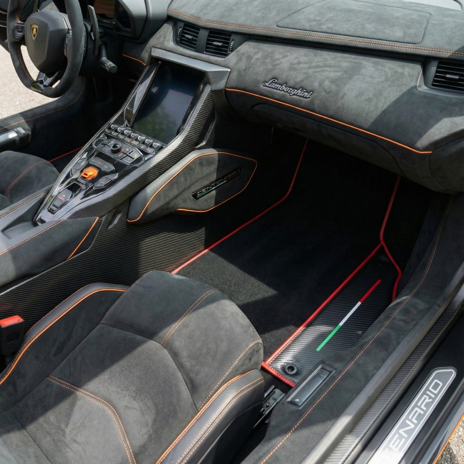Personalisierbare Leder-Fußmatten mit Raptor-Hex-Muster für Lamborghini Centenario (2016-2017) - AutoWin