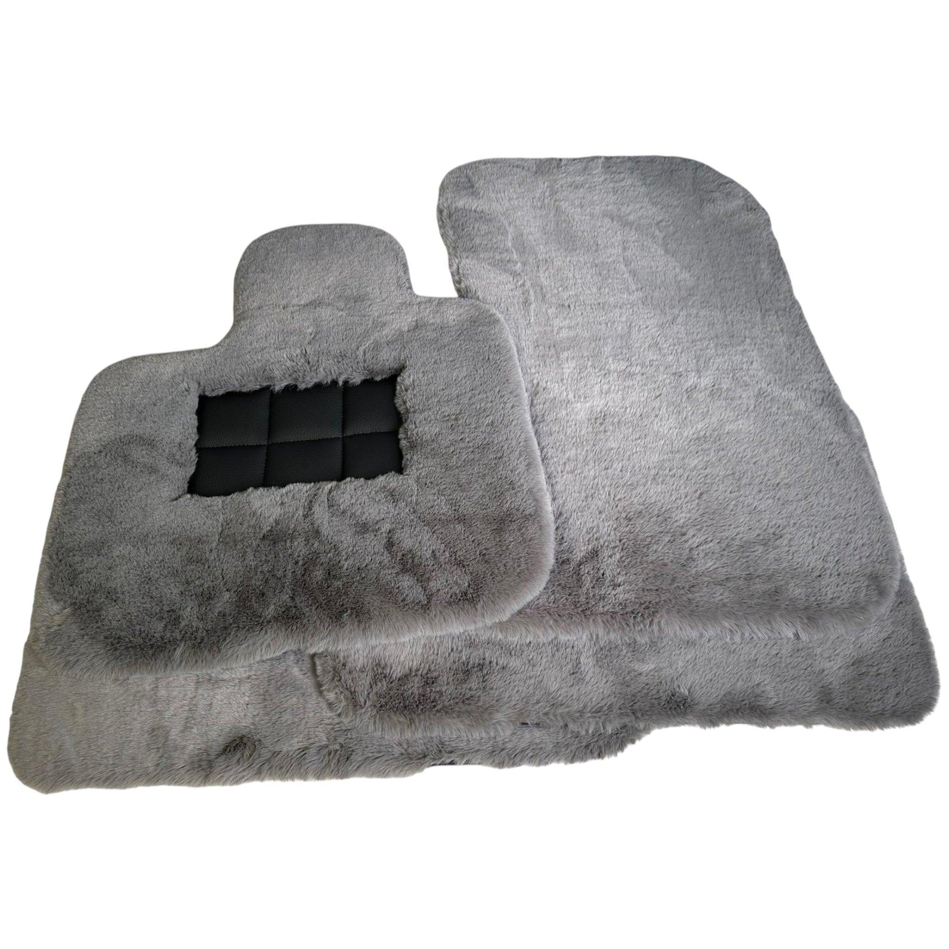 Various Colors of Sheepskin Floor Mats Tailored for the Alfa Romeo Giulia (1962-1978) - AutoWin