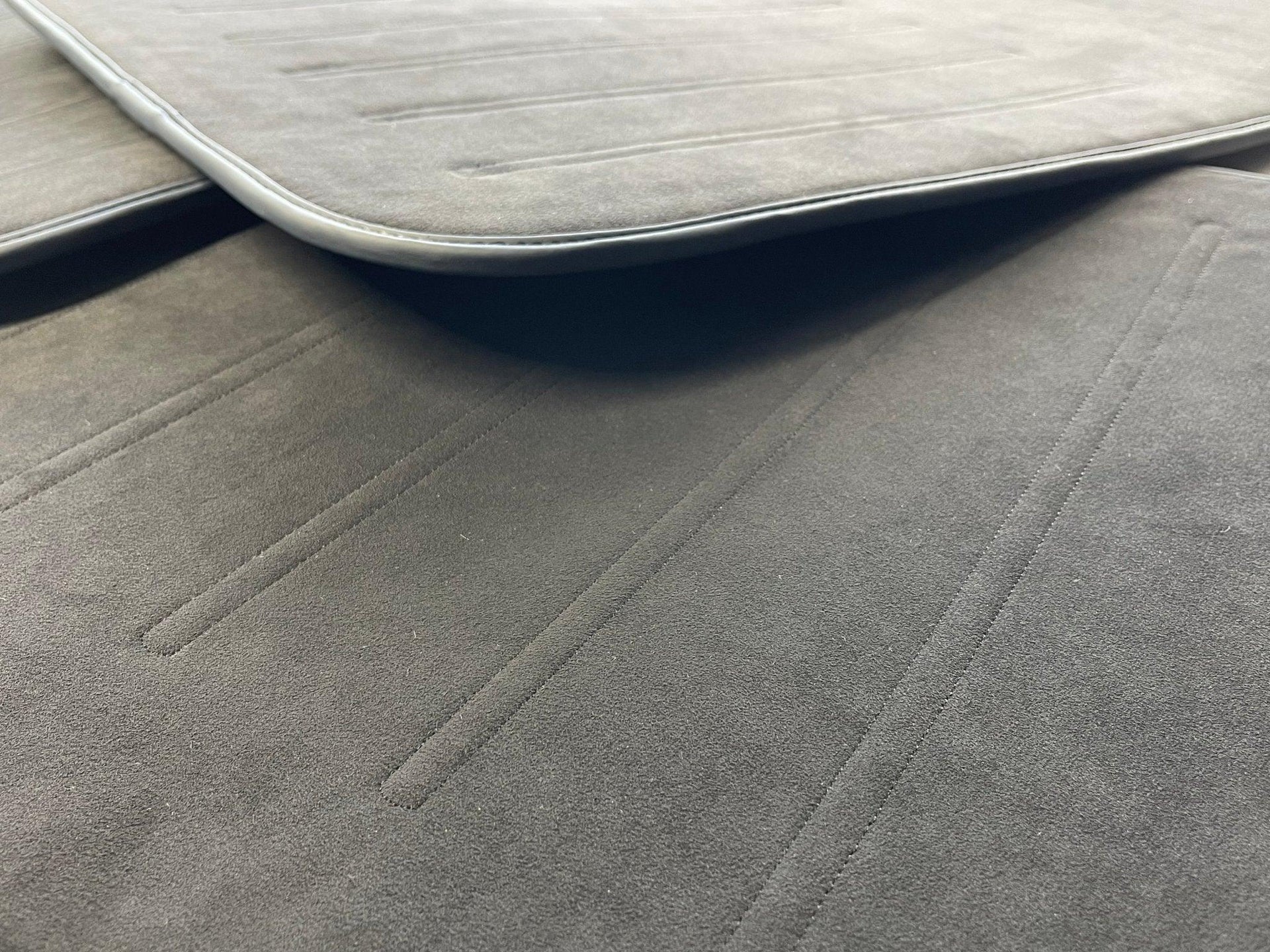 Alcantara Floor Mats For Rolls Royce Spectre (2023-2024) - AutoWin