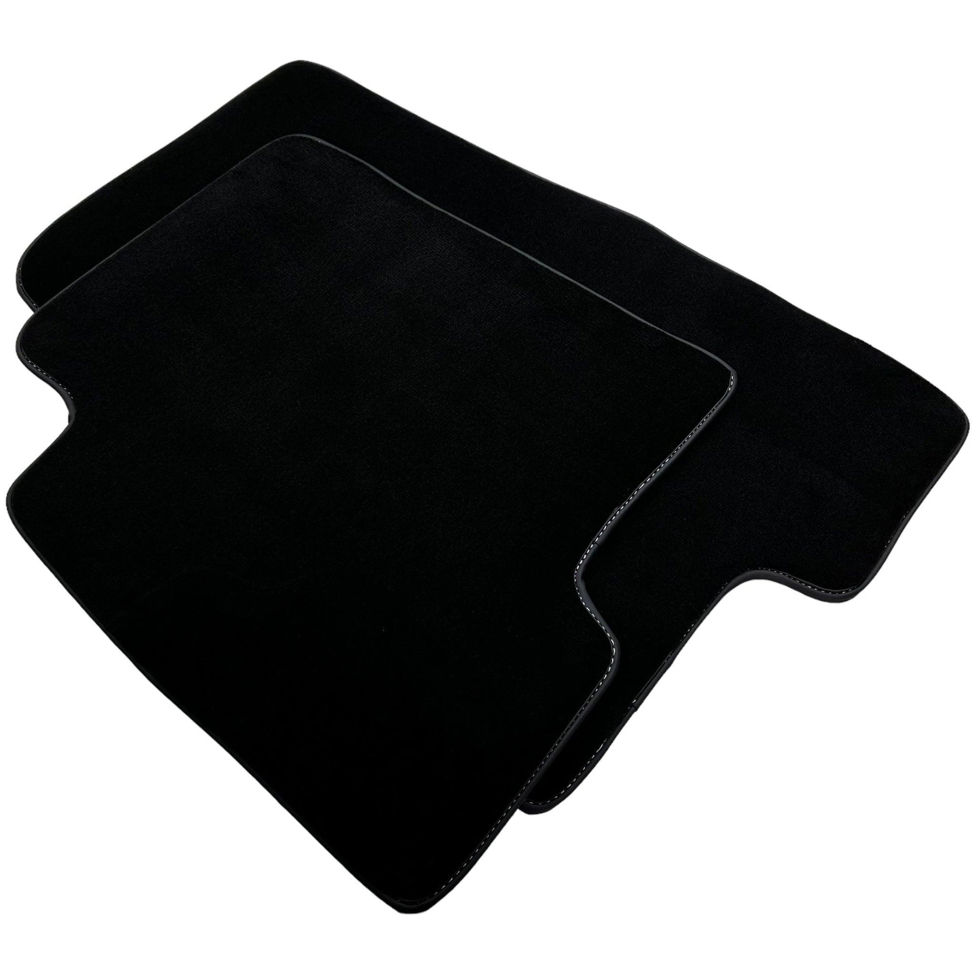 Black Floor Mats For Mitsubishi Pajero III (2000-2004) - AutoWin