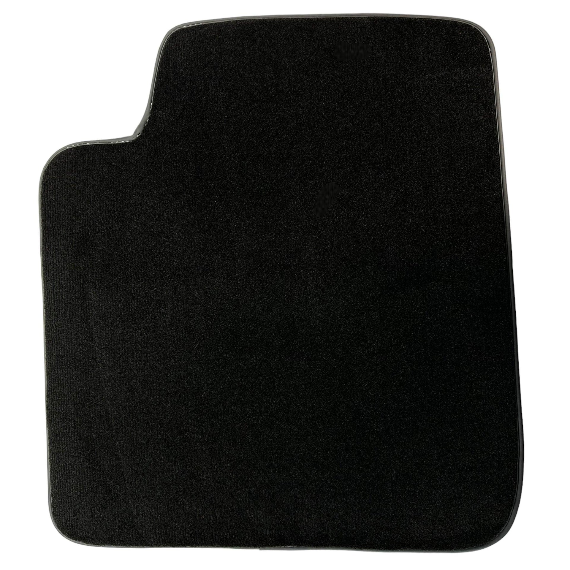 Black Floor Mats For Toyota RAV-4 (2003-2005) - AutoWin