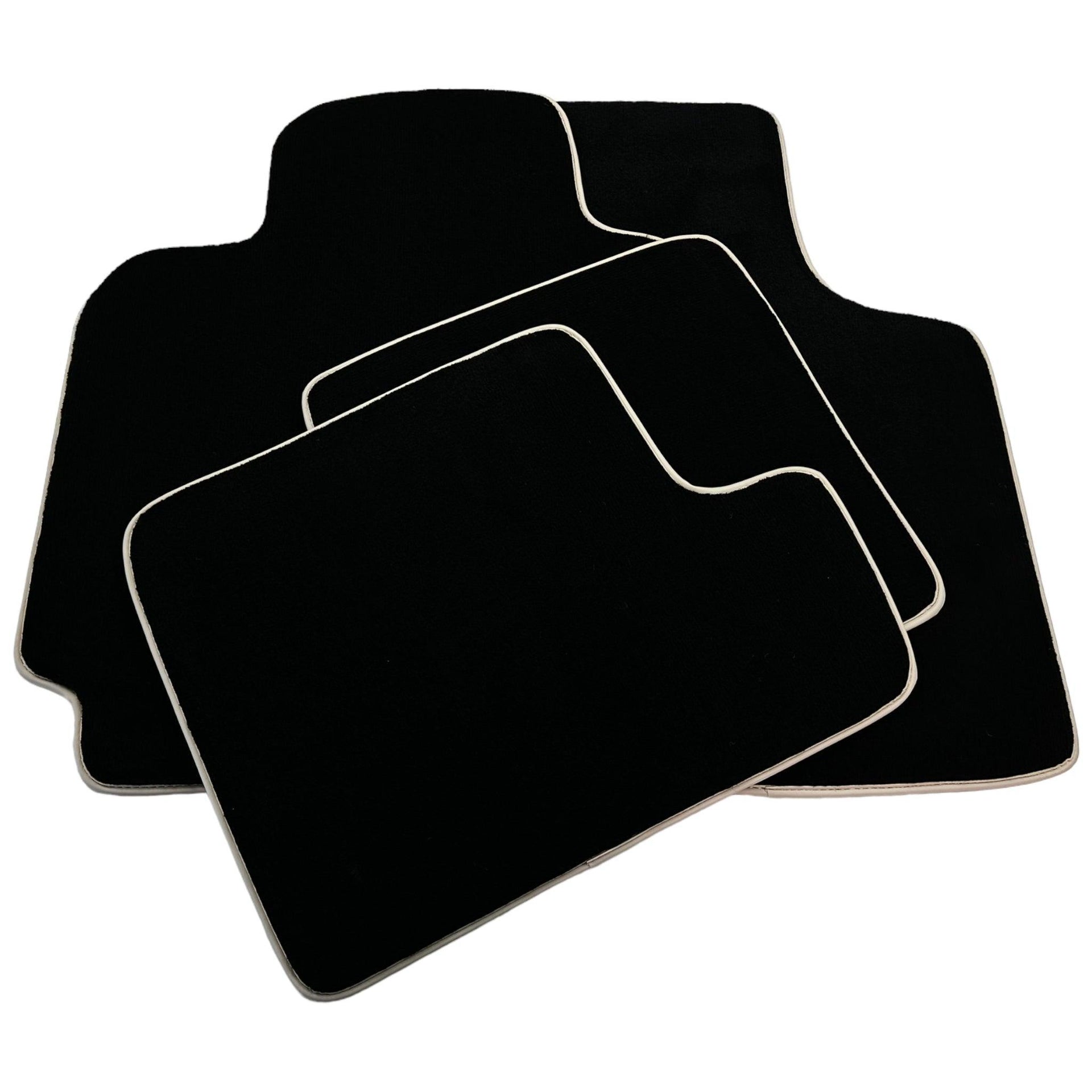 Black Floor Mats For Toyota RAV4 (2000-2003) - AutoWin