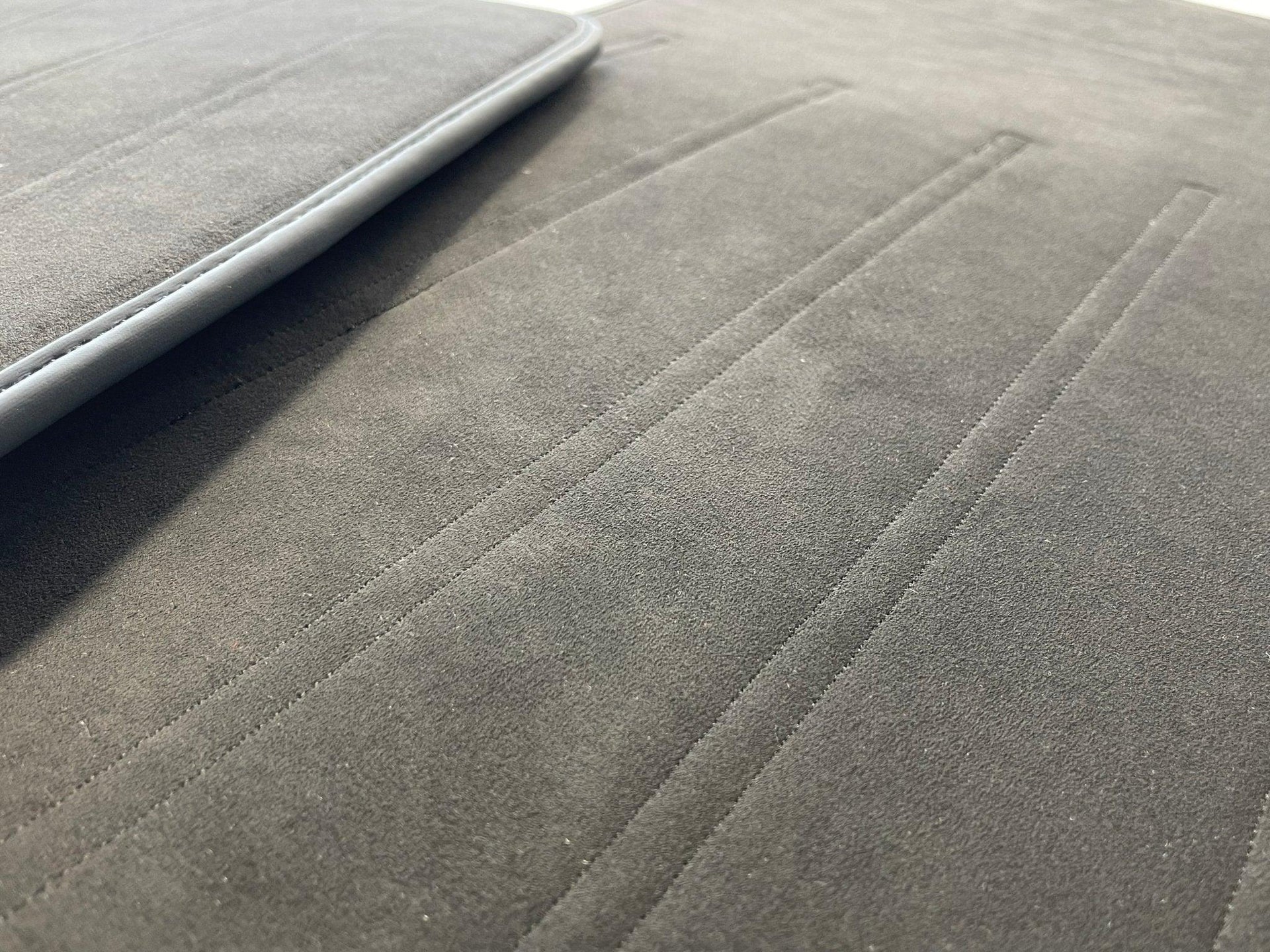 Alcantara Floor Mats For Rolls Royce Black Badge Ghost Series II (2021-2024) - AutoWin