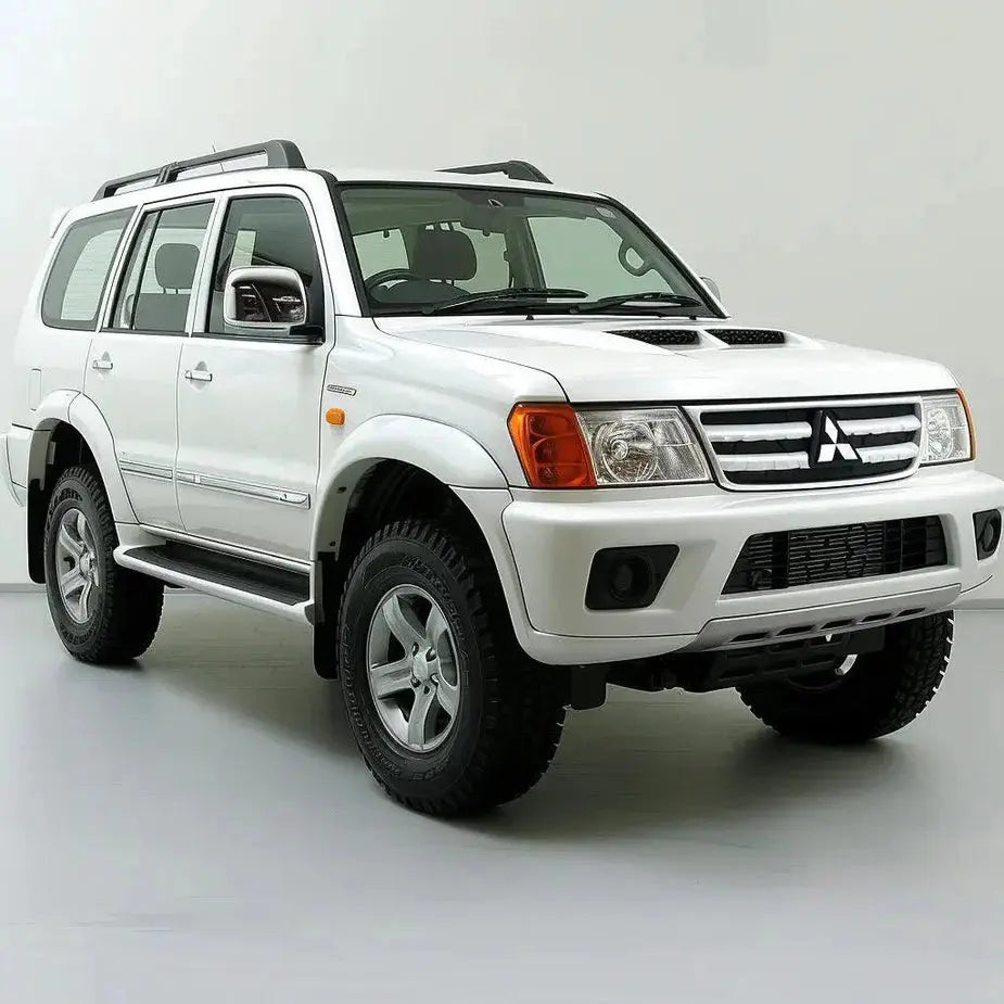 Mitsubishi Pajero (2000-2006) Long Wheelbase Accessories