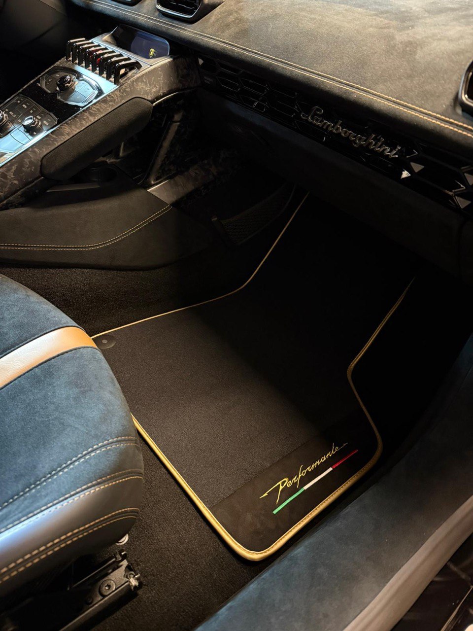 Black Carpet Floor Mats for Lamborghini Huracan Performante – Optional Alcantara Pillows Set of 2