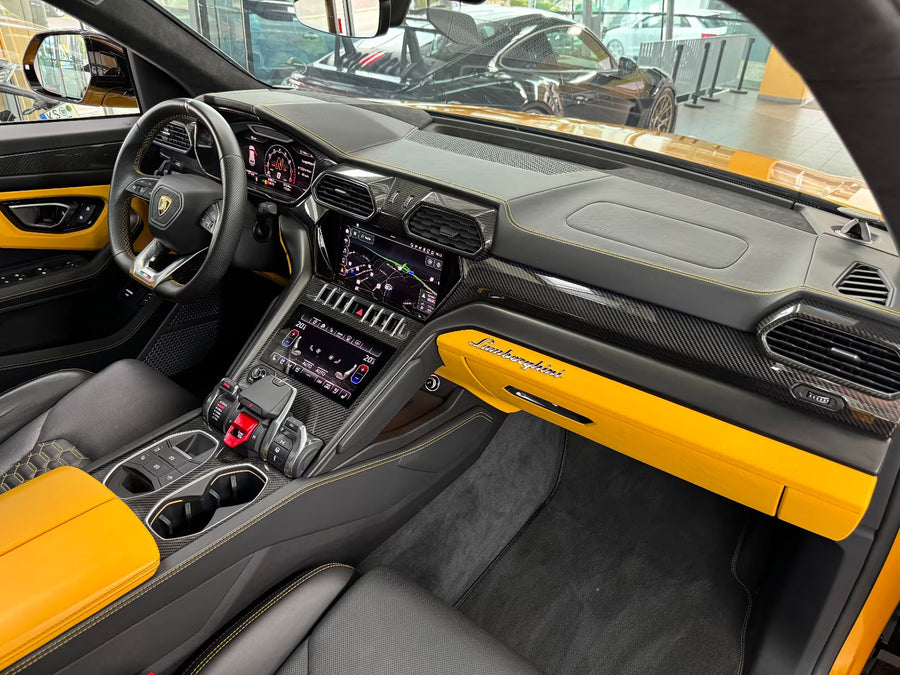 Bilhansker for Lamborghini Urus svarte tilpasset med gule kanter