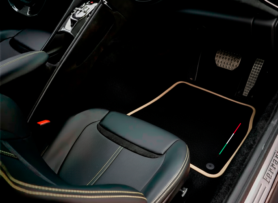 Svarte Bilmatter for Ferrari GTC4 Lusso (2016-2023) med lær | Beige detaljer