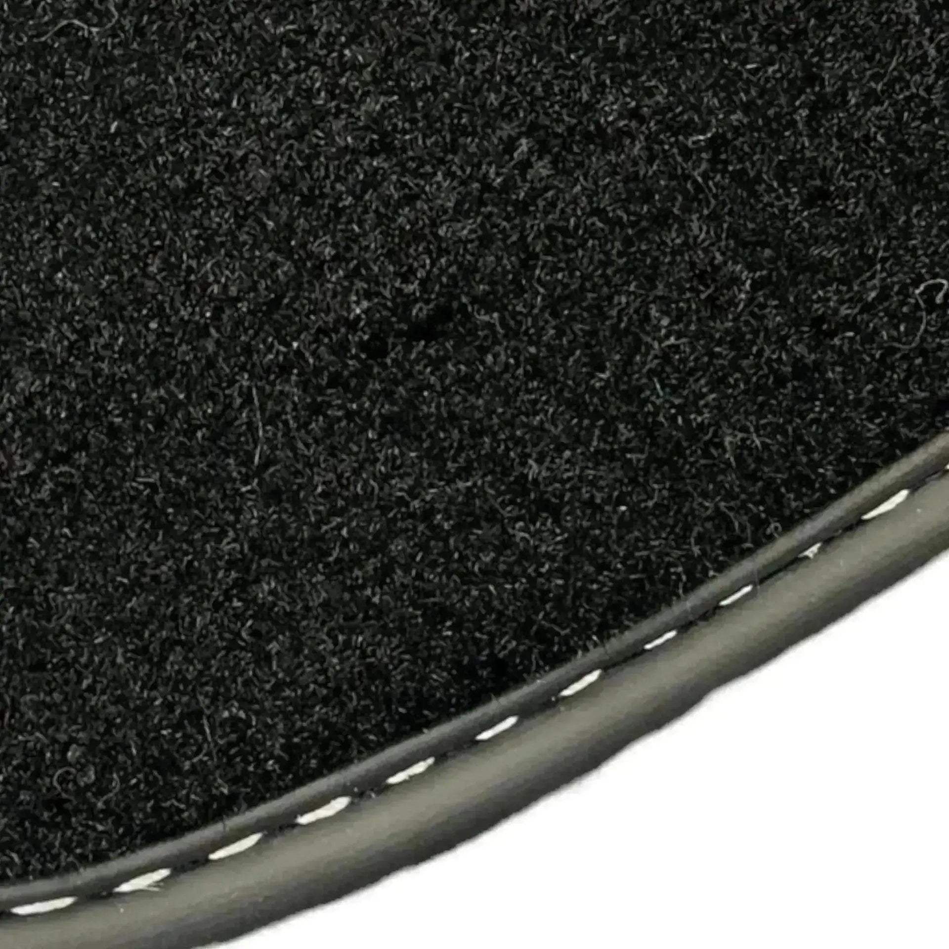 Black Floor Mats for Toyota Yaris 4 (2020-2023) - AutoWin