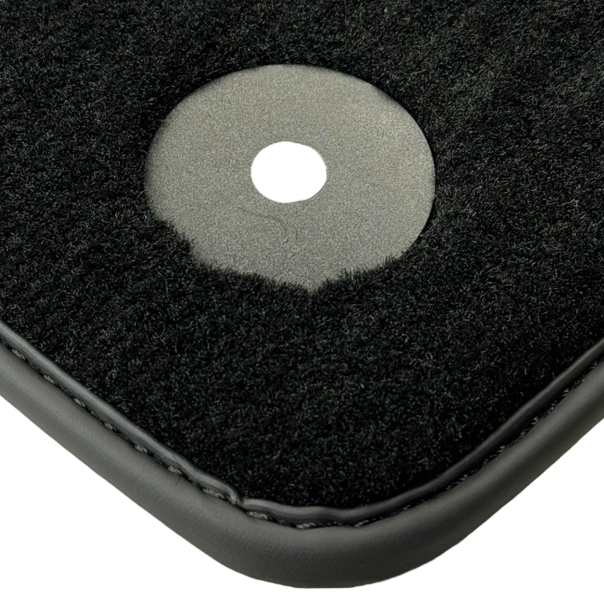 Black Floor Mats for Audi Q5 FY Hybrid (2017-2023) - AutoWin