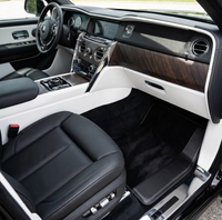 Maßgefertigte schwarze Fußmatten für Rolls Royce Cullinan mit Carbonfaser-Leder