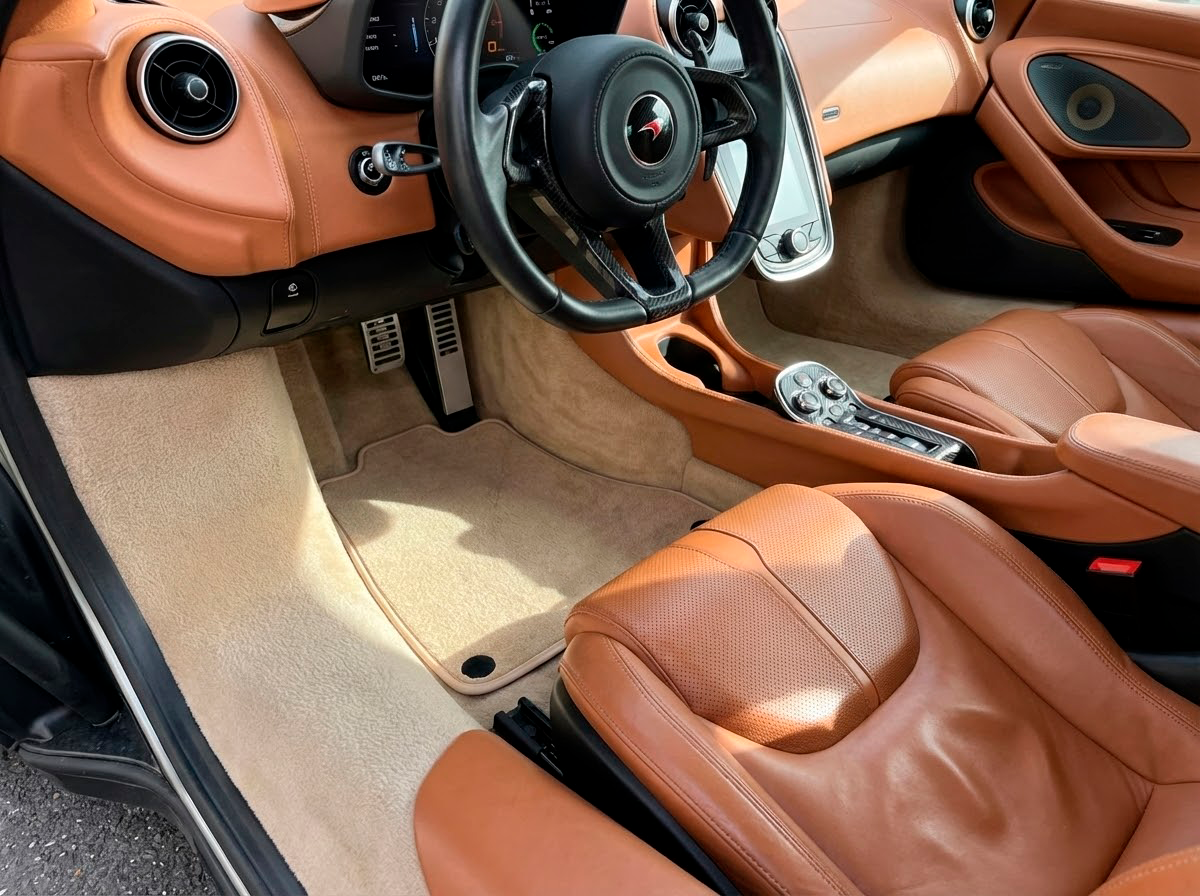 Customizable Leather Floor Mats with Symmetrical Hex Pattern for McLaren 570S (2015-2021) - AutoWin