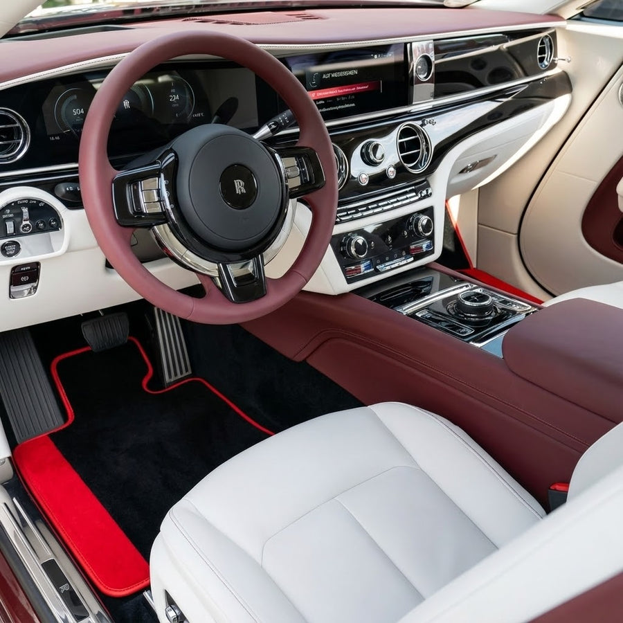 Tilpassede bilmatter for Rolls Royce Spectre (2023-2024) med rød Alcantara