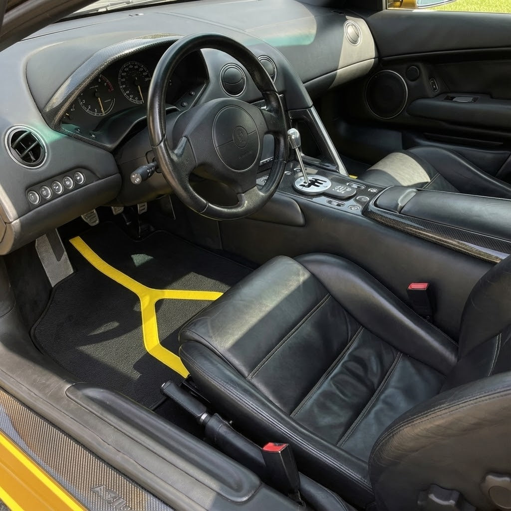 Anpassbare Fußmatten aus Teppich mit Leder für Lamborghini Murcielago (2001-2010) - AutoWin