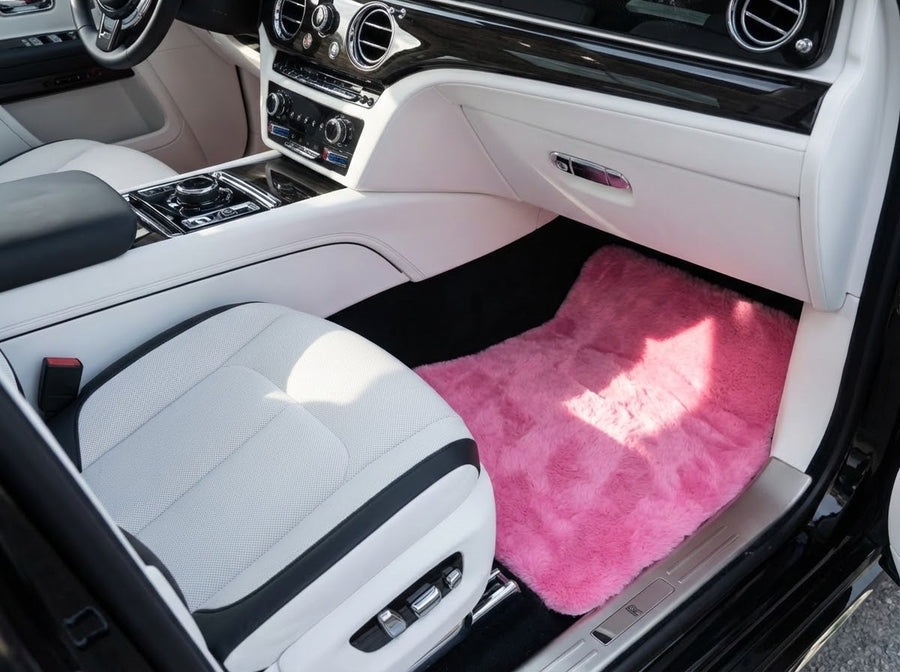 Rosa Saueskinn Bilmatter For Rolls Royce Spectre (2023-2024) ER56 Design Merke