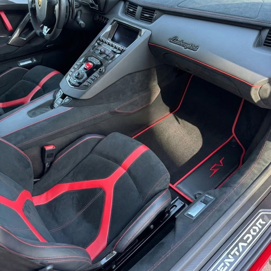 Svarte Bilmatter for Lamborghini Aventador SV med karbonfiber