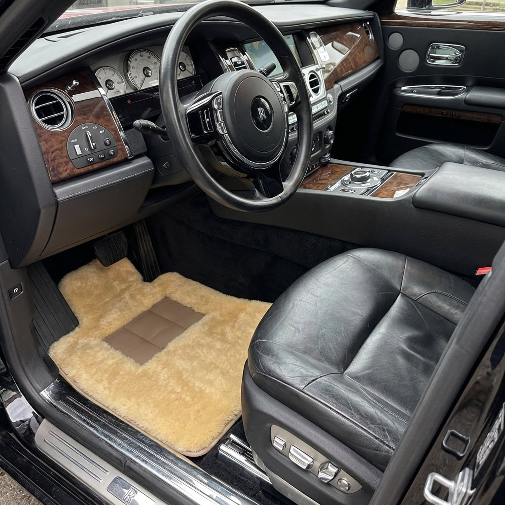 Fußmatten aus medizinischem Schaffell in Naturfarbe für Rolls Royce Ghost Serie I | Relugan