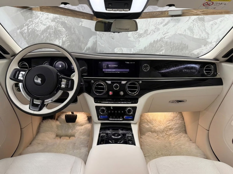 Hvit saueskinn bilmatter for Rolls Royce Spectre (2023-2024) ER56 Design Merke