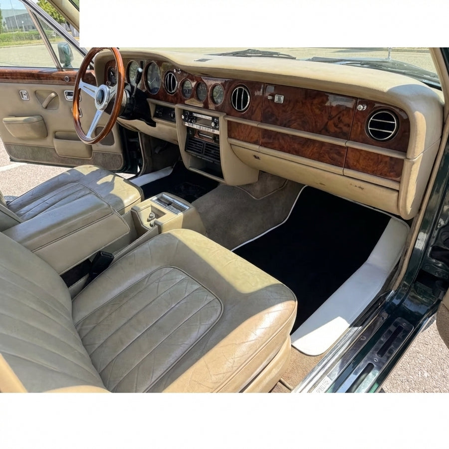 Svarte Bilmatter for Rolls Royce Wraith (2013-2023) med hvitt lær | Hvit trim