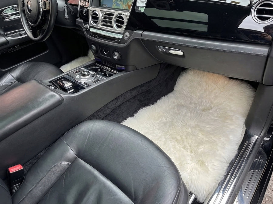Hvite saueskinnsbiler for Rolls Royce Ghost Series II (2021-2024) ER56 Design