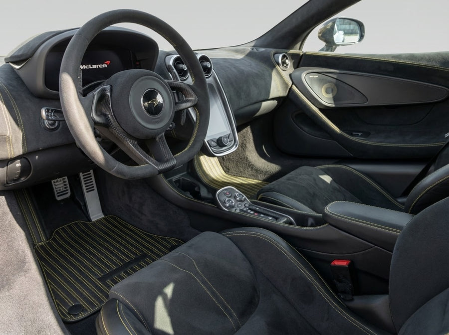 Lær Bilmatter for McLaren 570S (2015-2021) Svart Skreddersydd Gul søm