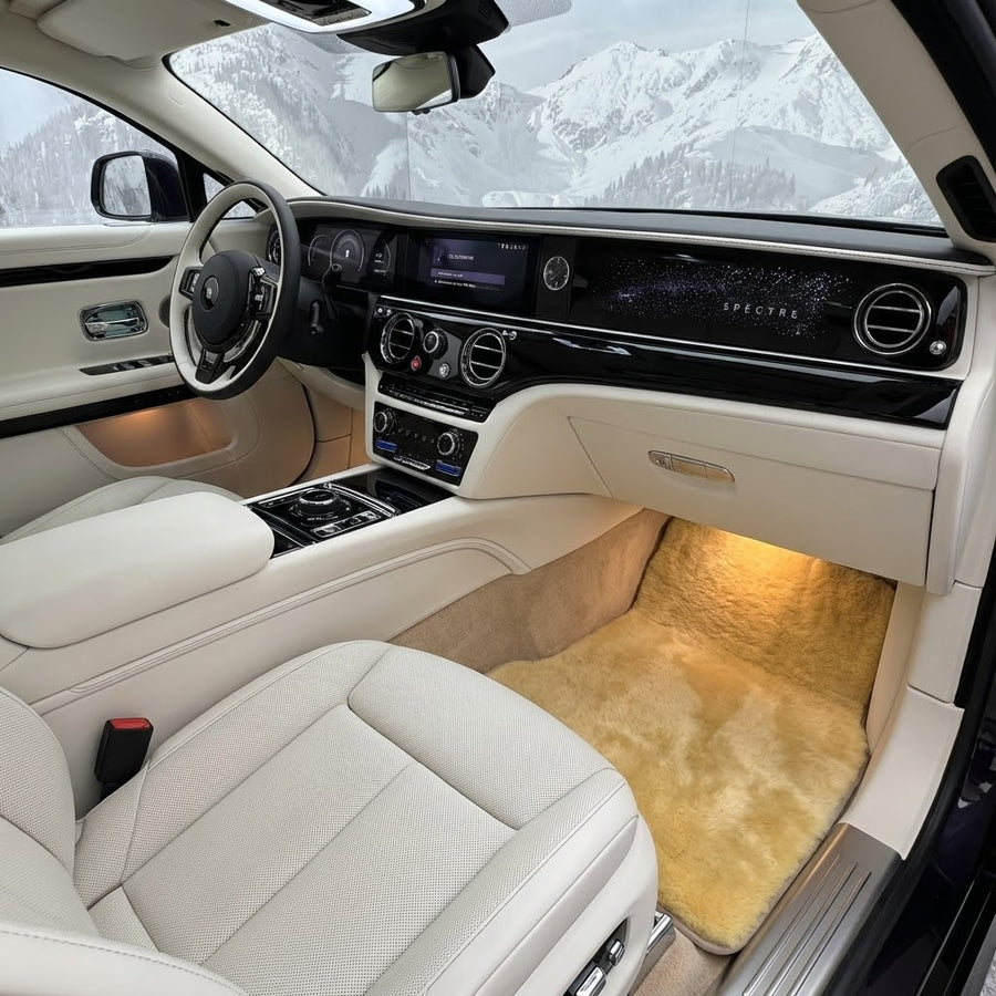 Fußmatten aus medizinischem Schaffell in Naturfarben für Rolls Royce Spectre | Relugan