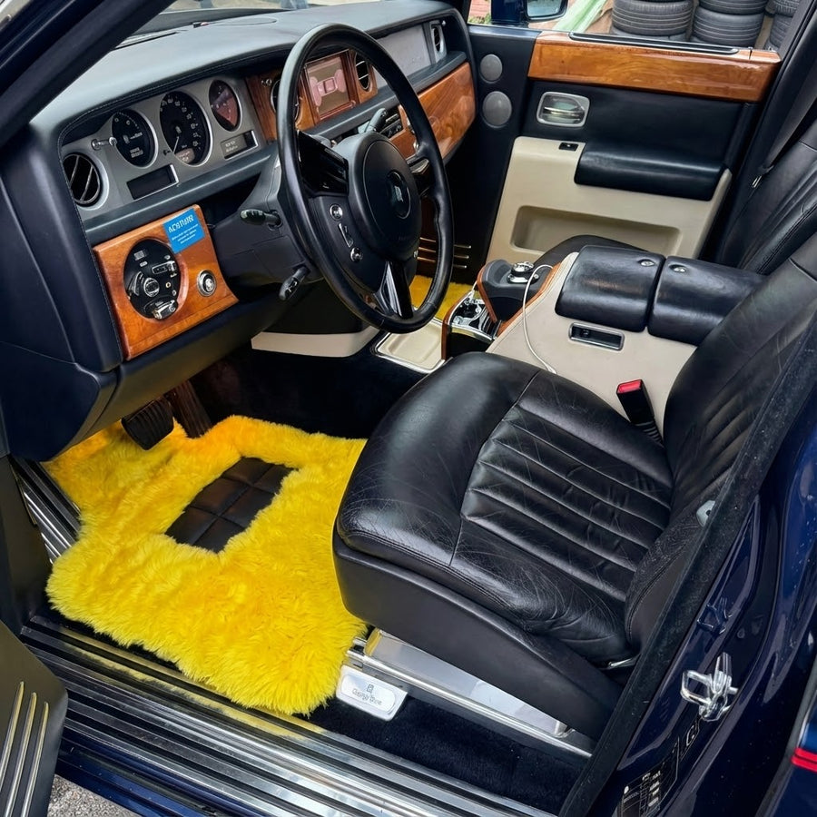 Gule saueskinn Bilmatter for Rolls Royce Phantom VIII (2017-2024) ER56 Design merke