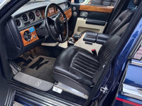 Svarte bilmatter til Rolls Royce Black Badge Phantom Drophead med fluorescerende logo