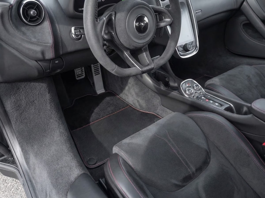 Tilpassbare bilmatter for McLaren 600LT (2018-2020) Svart skreddersydde tepper med karbon