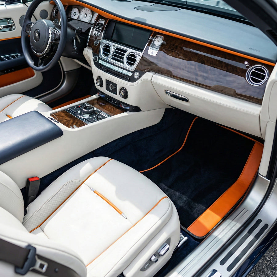 Skreddersydde svarte Bilmatter for Rolls Royce Dawn (2016-2023) med oransje skinn