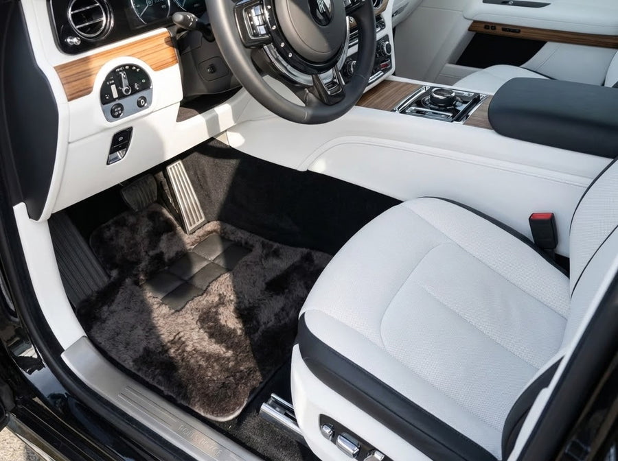 Echte Schaffell-Fußmatten für Rolls Royce Spectre (2023–2024), Er56 Designmarke
