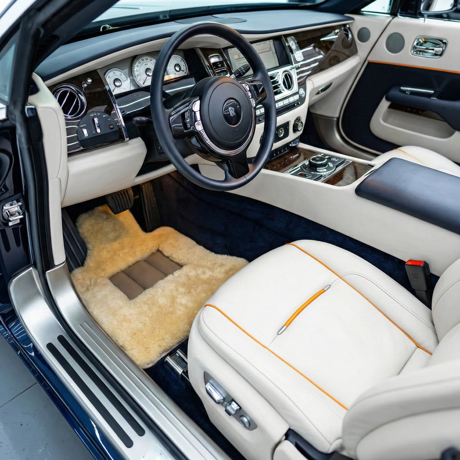 Fußmatten aus medizinischem Schaffell in Naturfarbe für Rolls Royce Dawn | Relugan