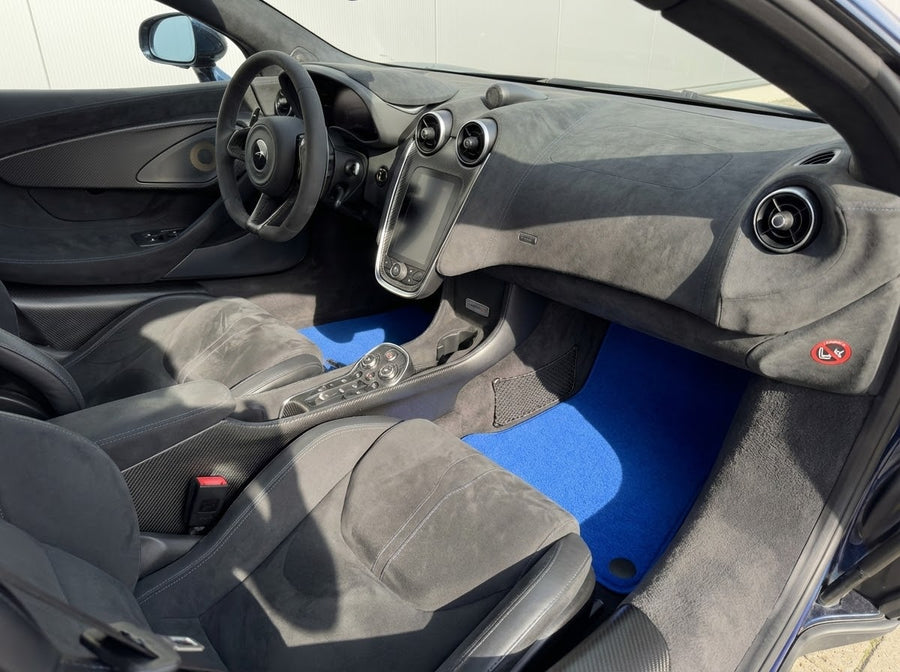 Autofußmatten Für McLaren 600LT (2018-2020) Blaue Maßgeschneiderte Velours-Autofußmatten Set AutoWin