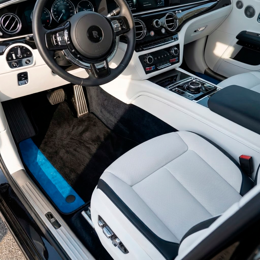 Skreddersydde bilmatter for Rolls Royce Spectre (2023-2024) med blå Alcantara