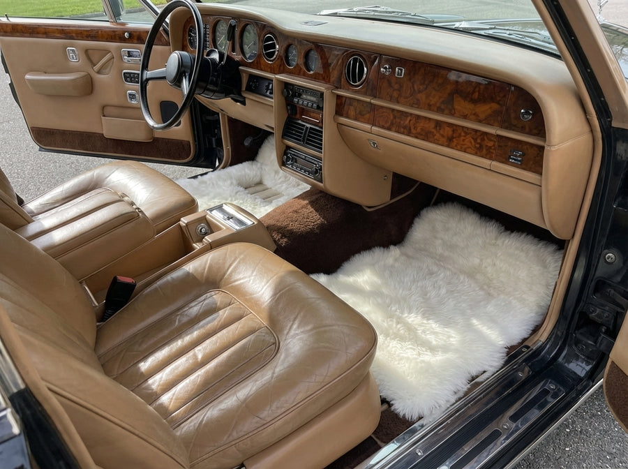 Weiße Schaffell-Fußmatten für Rolls Royce Wraith 2013–2023 Er56 Design