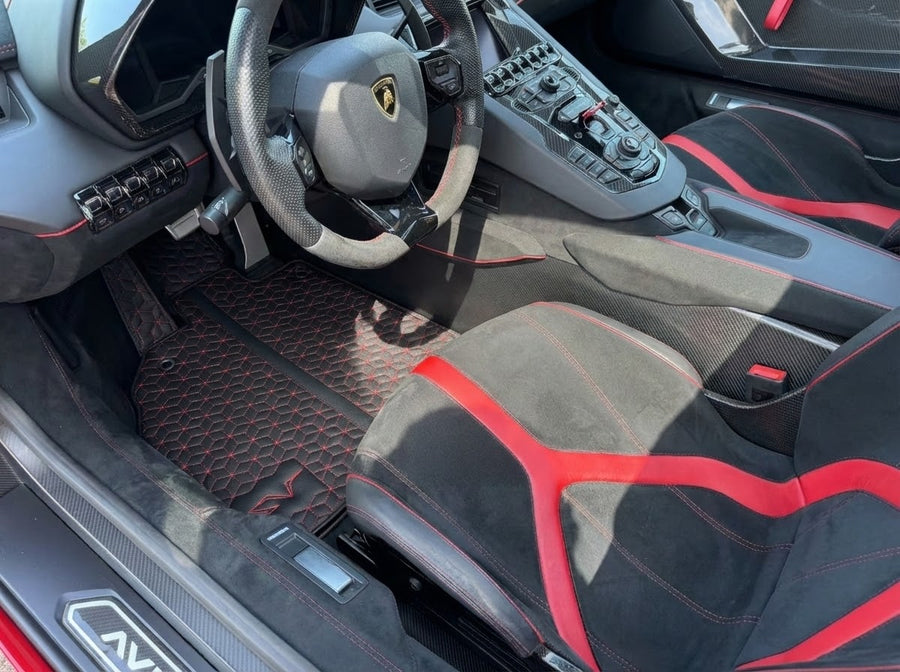 Lederfußmatten für Lamborghini Aventador SV | Rote Nähte