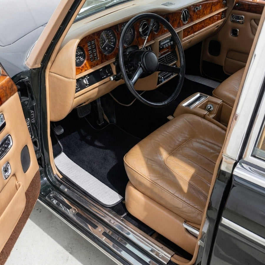 Svarte Bilmatter for Rolls Royce Wraith 2013–2023 med Grå Lærekant