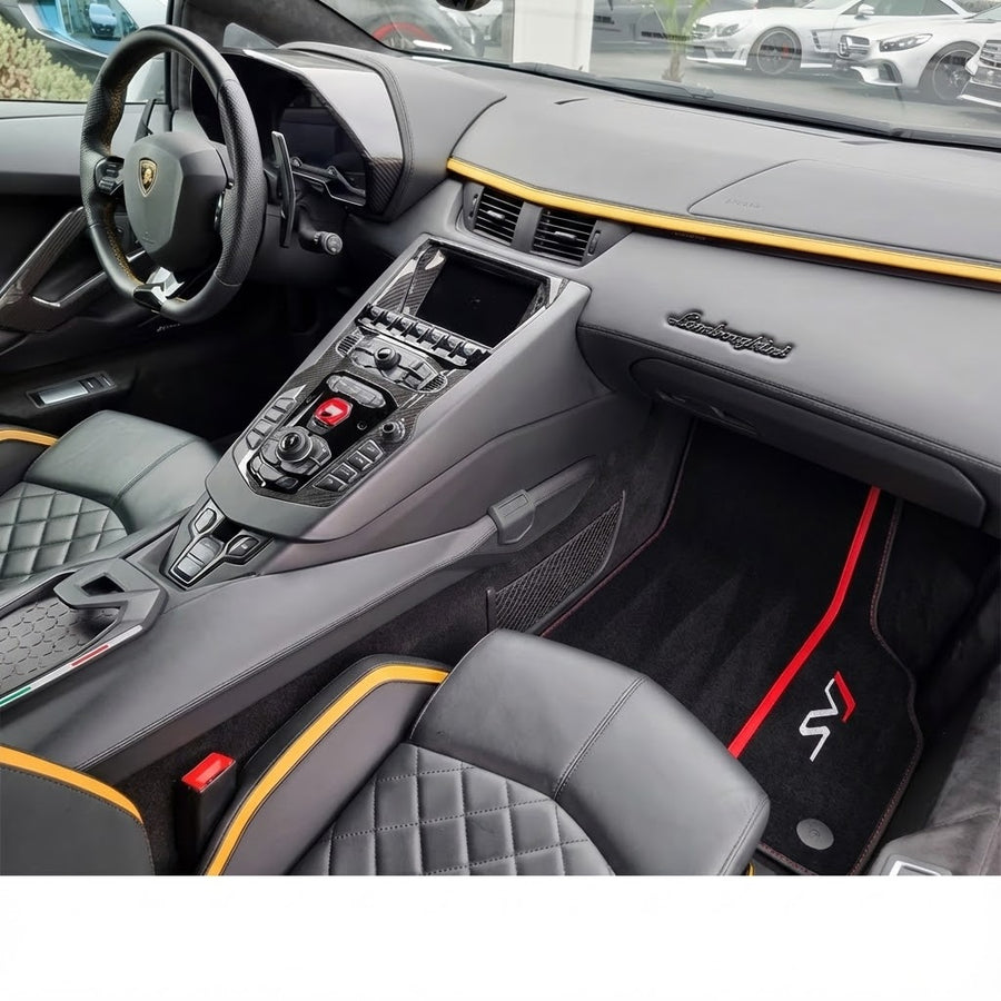 Schwarze Autofußmatten für Lamborghini Aventador SVJ mit Alcantara-Leder
