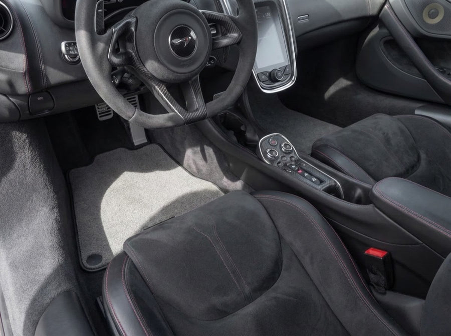 Bilmatter for McLaren 570S (2015-2021) Grå skreddersydde teppeserier fra AutoWin