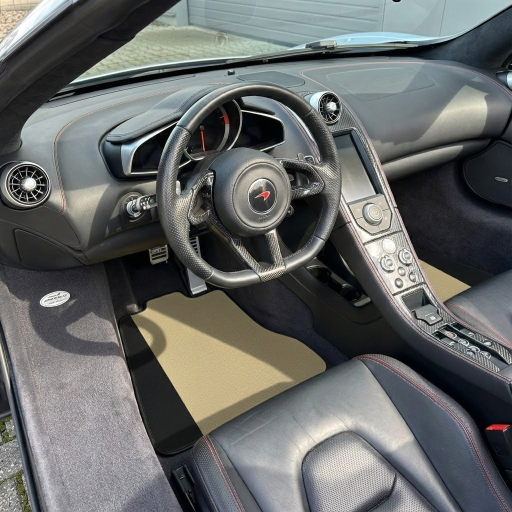 Fußmatten für McLaren MP4 12C, schwarz, maßgeschneiderte Teppiche, orangefarbener Rand - AutoWin