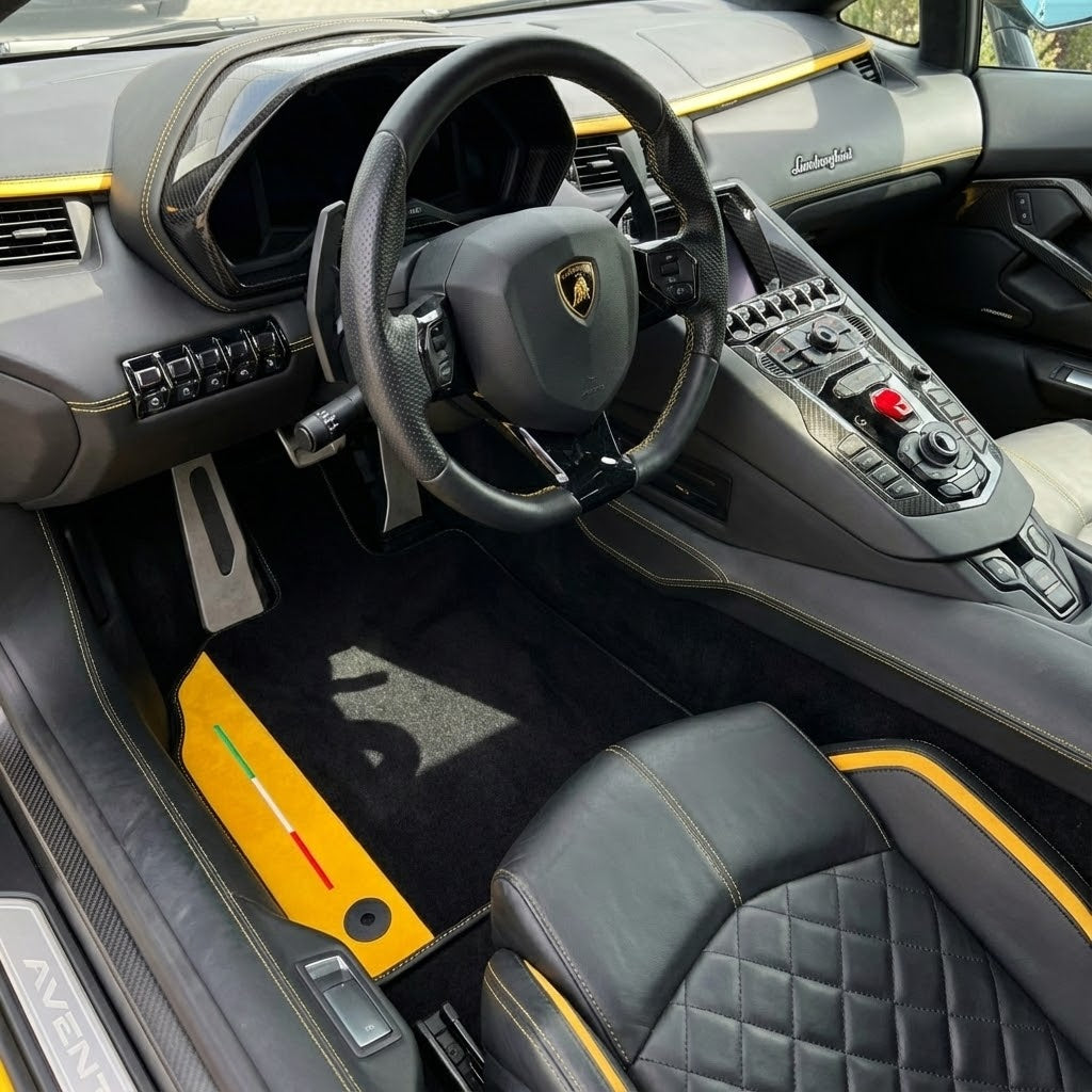 Tilpassbare svarte bilmatter for Lamborghini Aventador med gult (Giallo Taurus) Nappa-lær