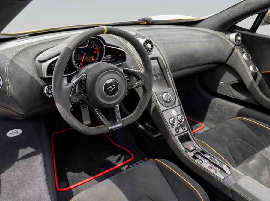 Bilmatter for McLaren 650S (2015-2018) Svart Skreddersydd med rød trim