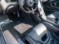Svart bilmatter for McLaren P1 (2013-2015) med Alcantara | Oransjefarging