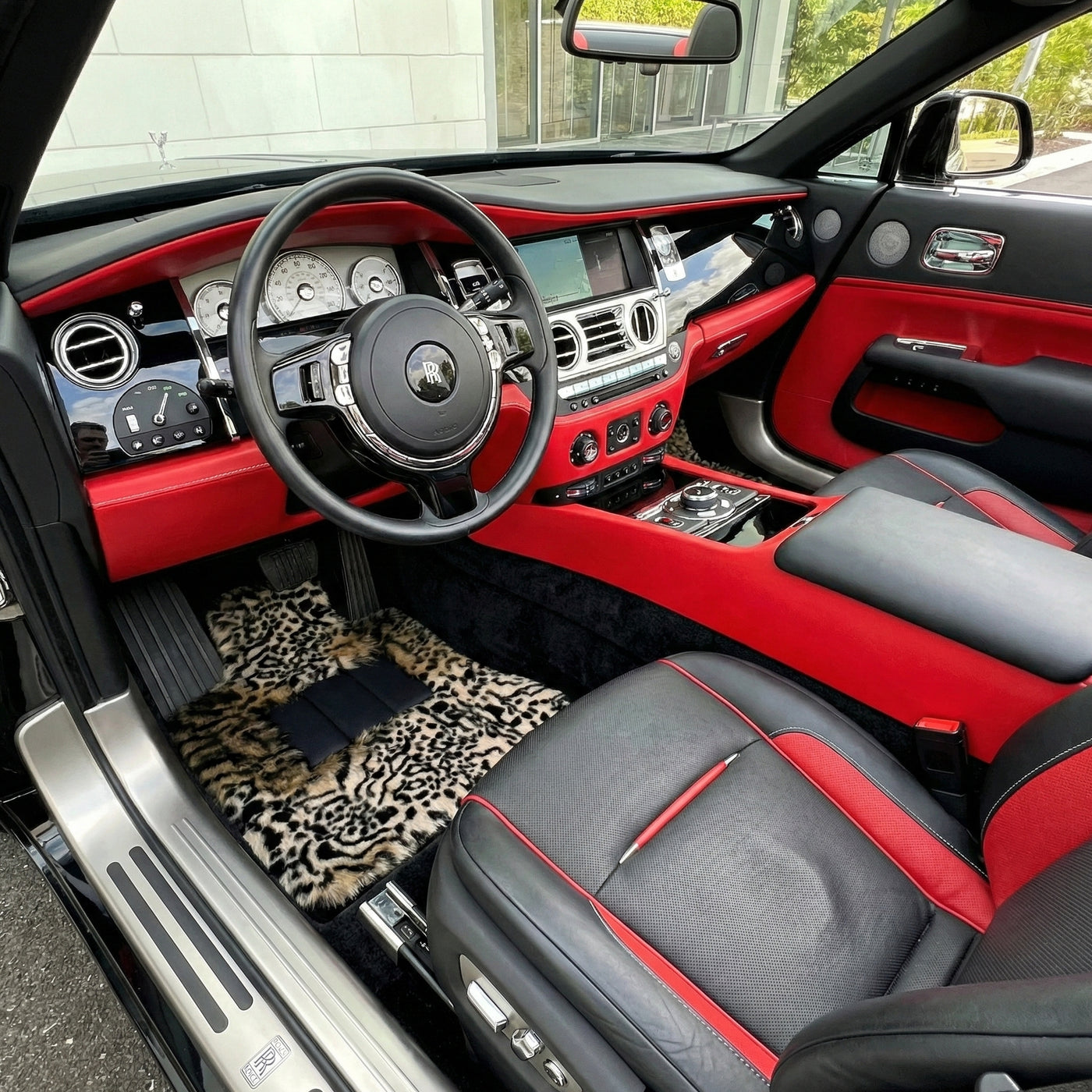 Leket av leopardskinn til Rolls-Royce Dawn (2016-2023)