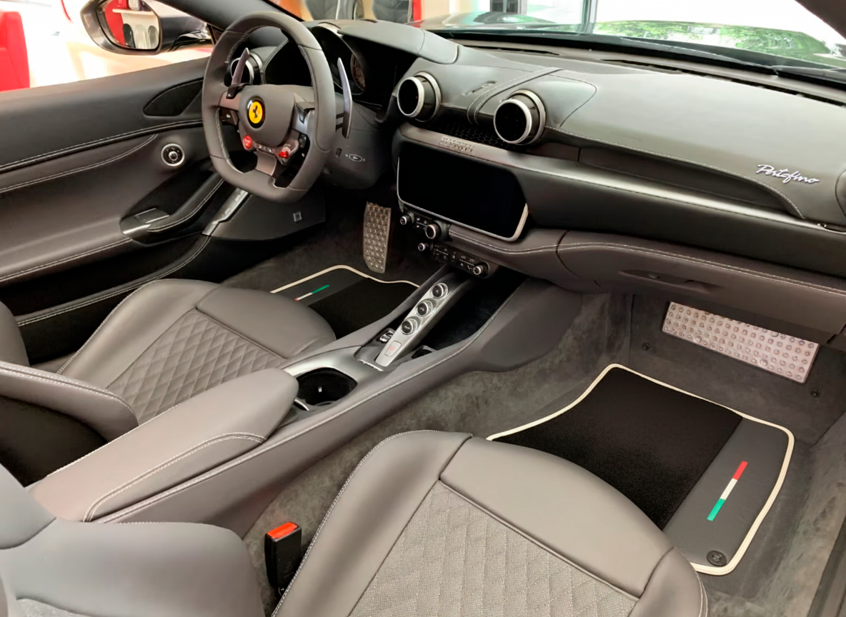 Black Floor Mats for Ferrari Roma (2021-2024) with Leather