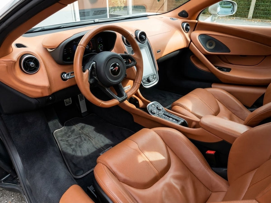 Autofußmatten Für McLaren 570S (2015-2021) Alcantara Schwarze Maßgeschneiderte Teppiche Mit Orangen Nähten