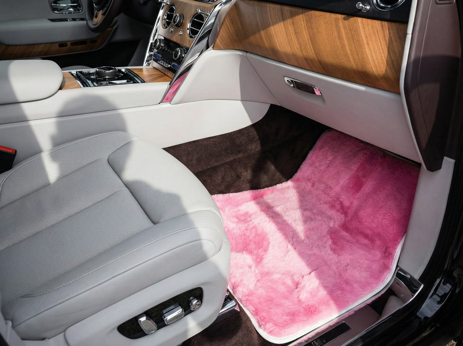 Rosa Saueskinn Bilmatter for Rolls Royce Cullinan Rr31 2018-2025 Er56 Design Merke