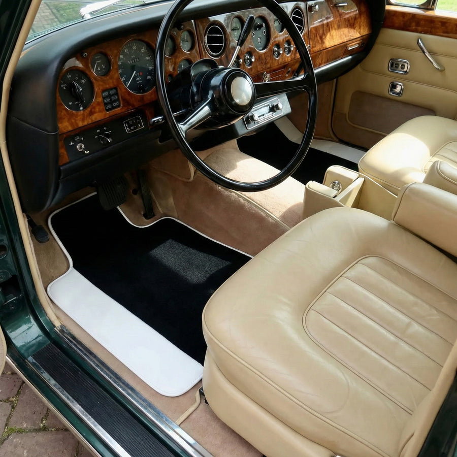 Schwarze Fußmatten für Rolls Royce Shadow (1965-1977) mit weißem Leder | Weißer Rand