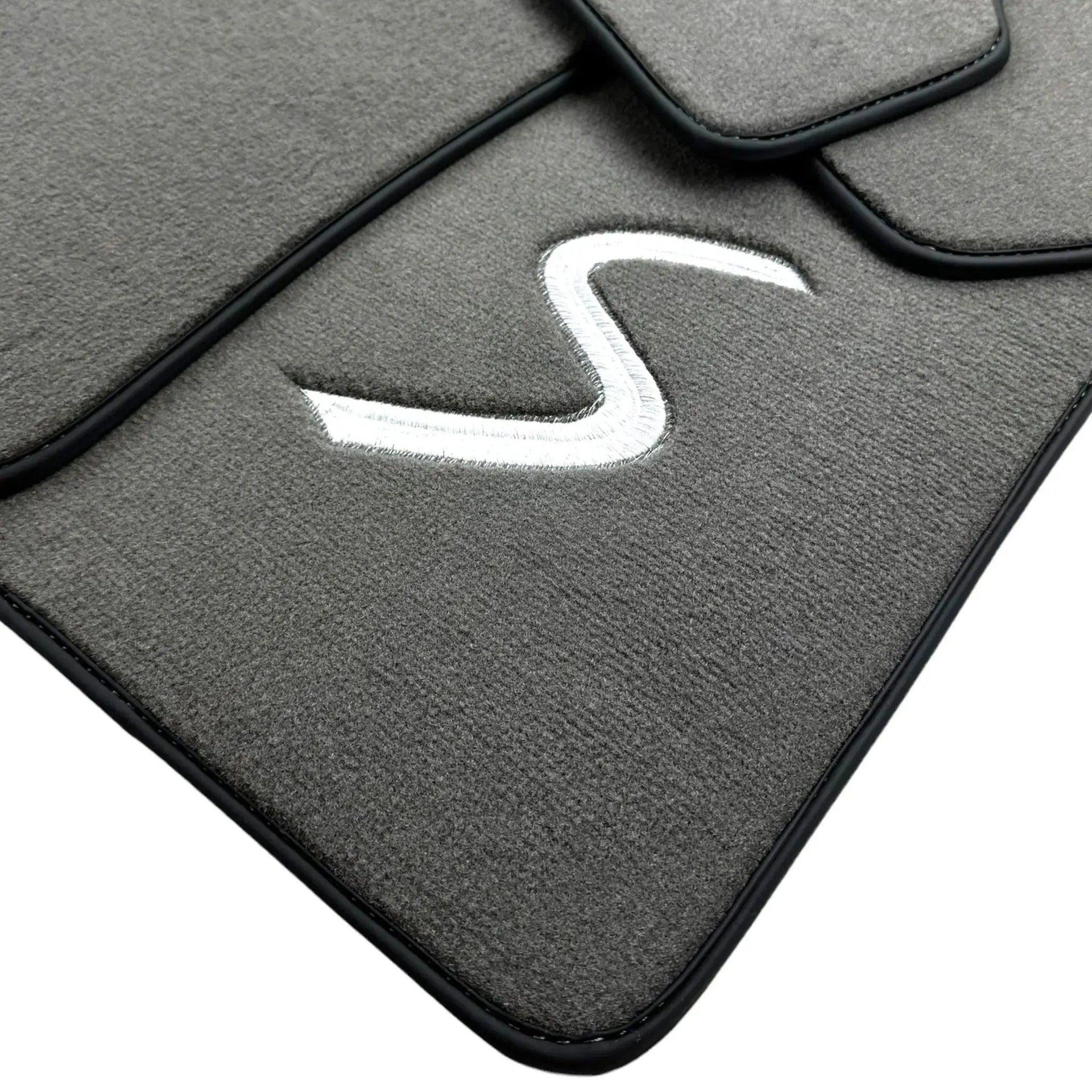 Grey Floor Mats for Mini Clubman R55 (2007-2015) - AutoWin